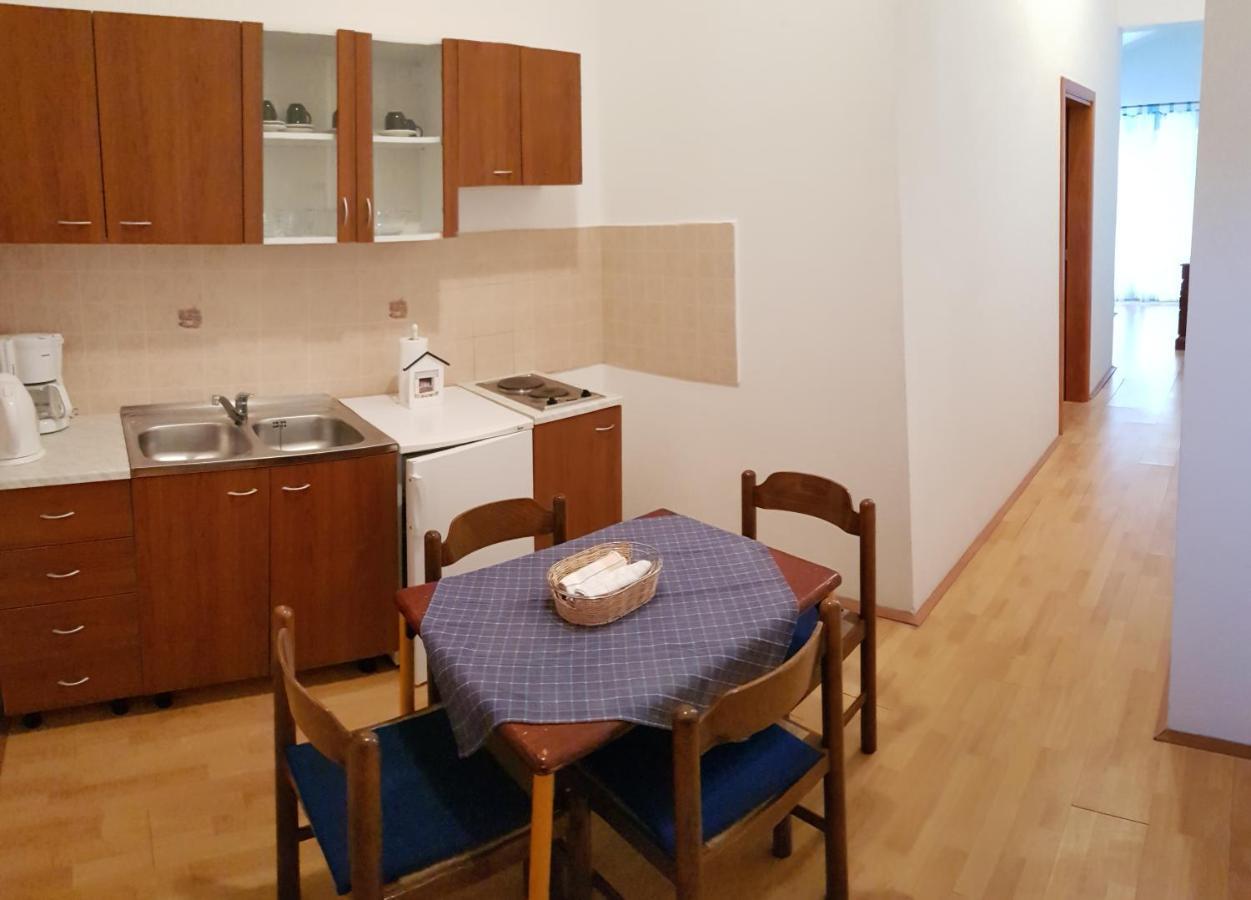 Apartments Akiki Karlobag Kültér fotó