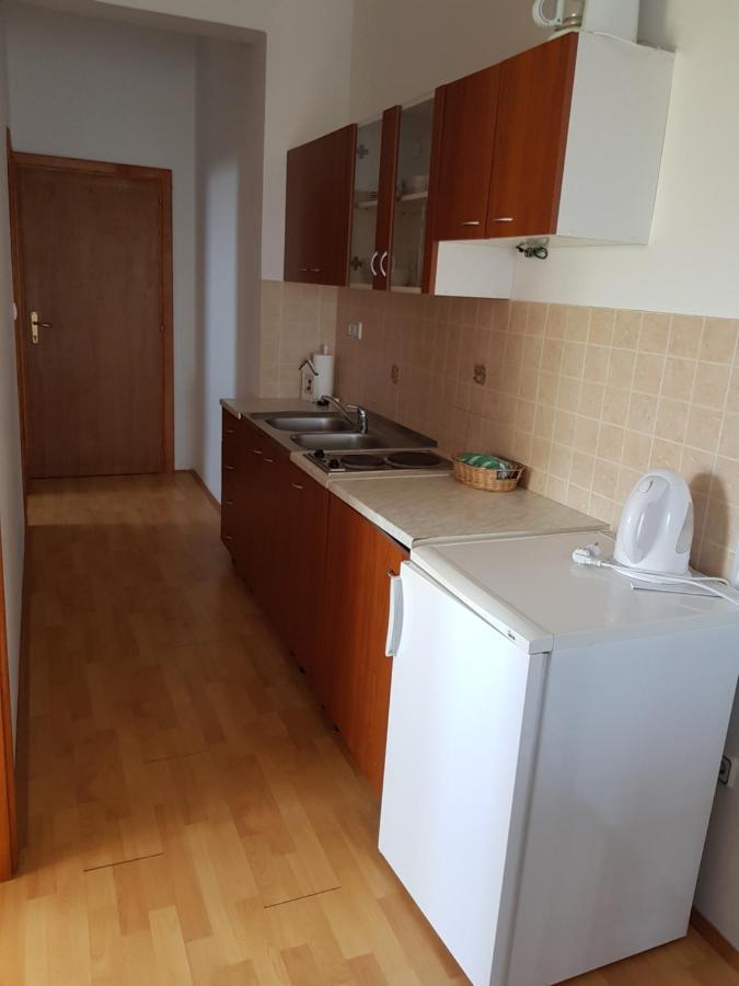 Apartments Akiki Karlobag Kültér fotó