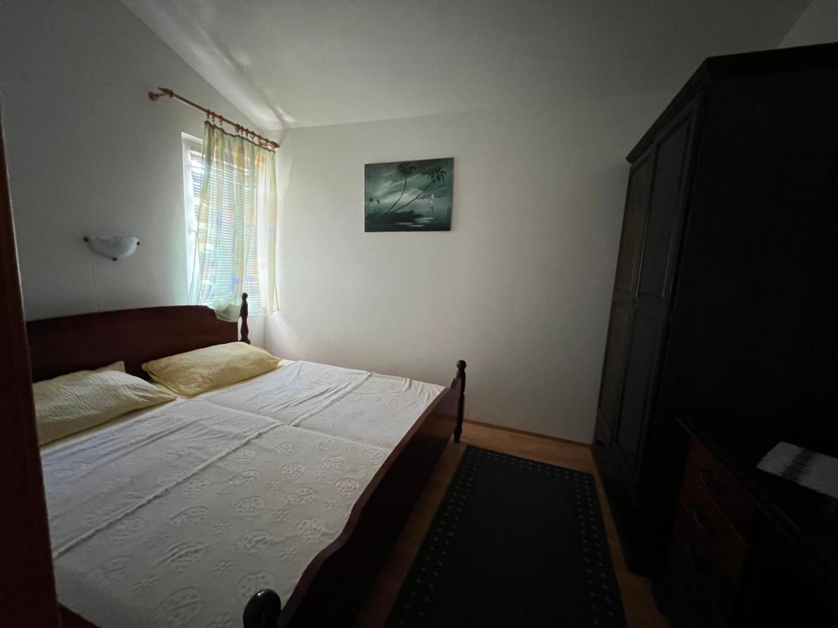Apartments Akiki Karlobag Kültér fotó