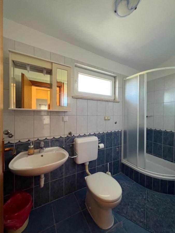 Apartments Akiki Karlobag Kültér fotó
