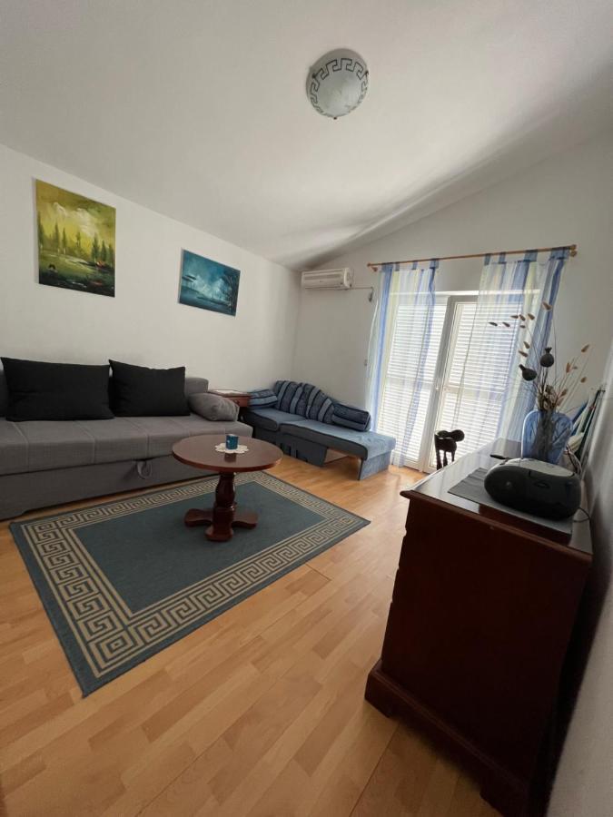 Apartments Akiki Karlobag Kültér fotó